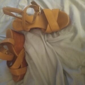 Women's Tan Sandals